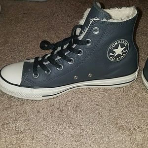 Worn once unisex converse size mens 6 women's 8
